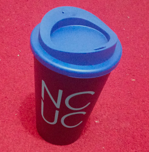 Blue plastic travel mug - blue,